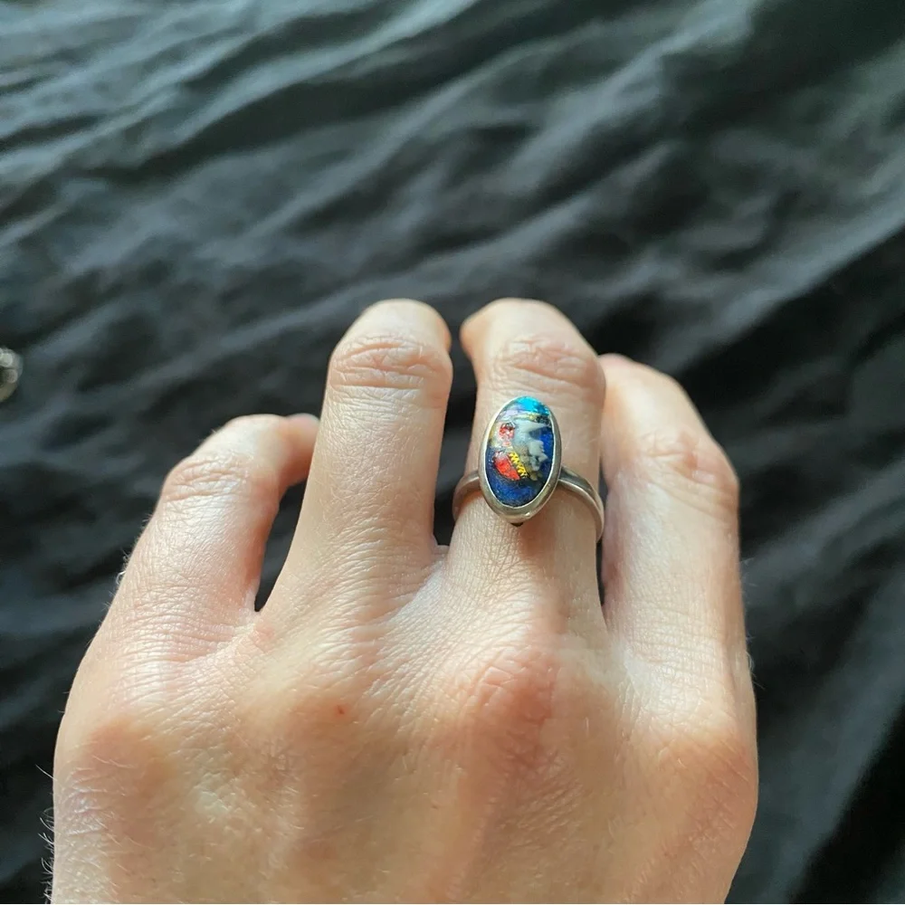 Vintage French Enamel Ring with Bohemian Woman - Picture 4 of 9